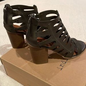 Indigo Rd. Gray Open Toe Caged High Heel Bootie Sz8